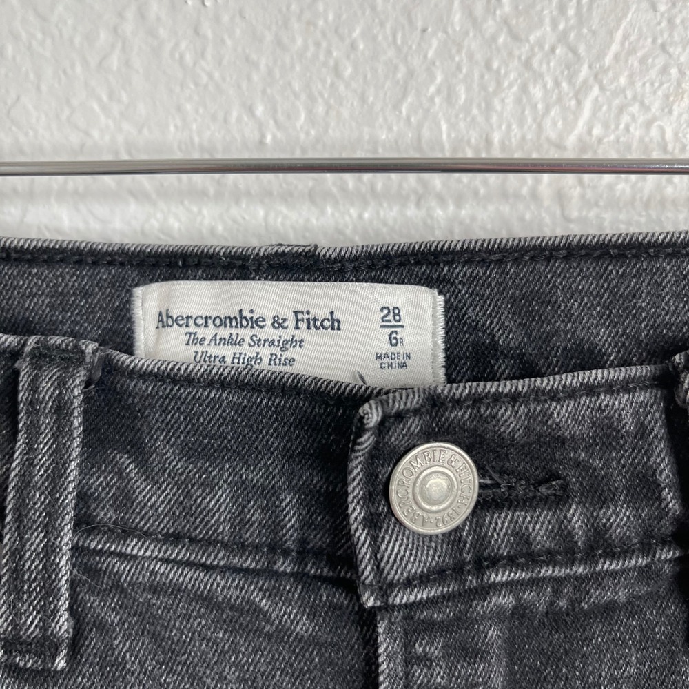 Abercrombie‎ & Fitch Ultra High Rise Ankle Straight Distressed Black Jeans 28 6R - Picture 2 of 4